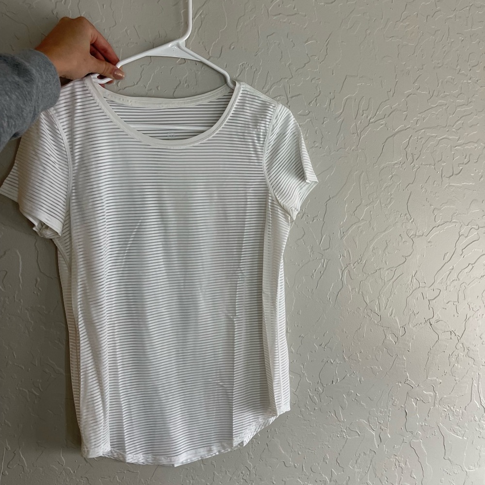 LULULEMON top
